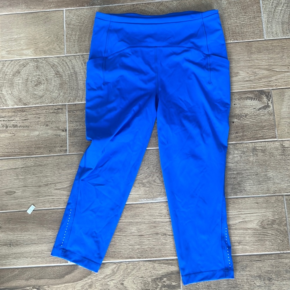 Lululemon, blue size 10 crop leggings, gently used- like new condition